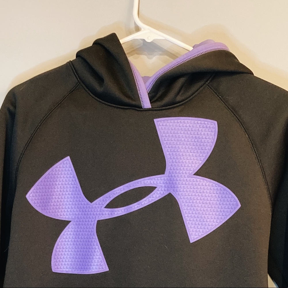 UNDER ARMOR Sweatshirt!